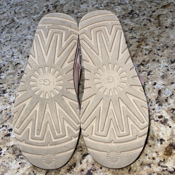 UGG Mini Bailey Button Bling - Picture 5 of 10